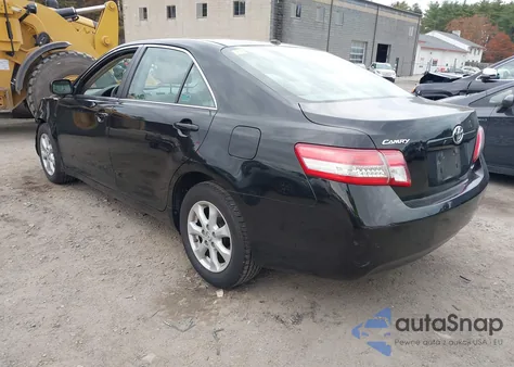2011 Toyota Camry Le z USA, uszkodzony, nr VIN 4T4BF3EK7BR180139